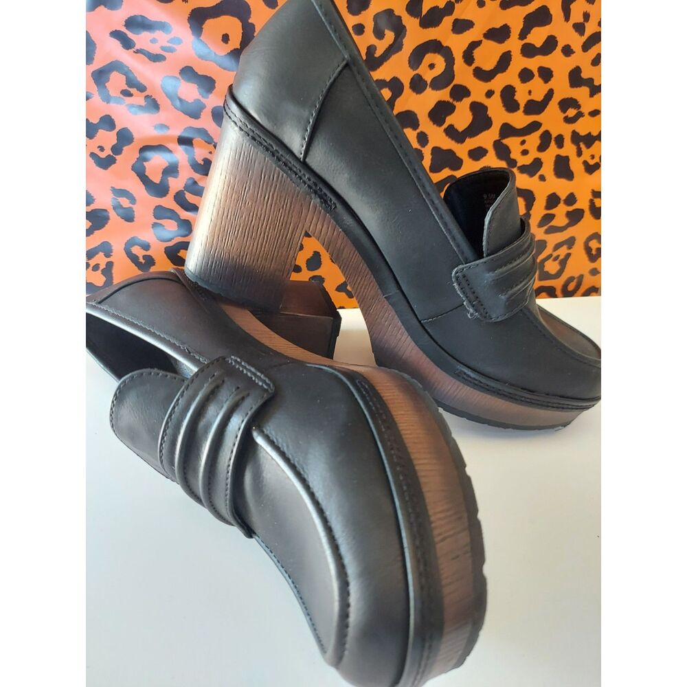 New Korks Womens Chunky Platform Penny Loafers Black with Wood Grain Heel Sz 9.5